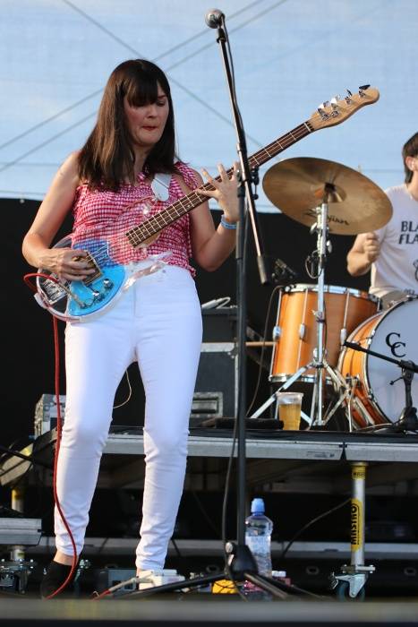 Festival Rock for People se v první den těšil slunečnému počasí, hráli Enter Shikari nebo The Kooks