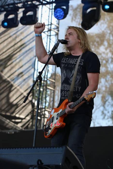 Festival Rock for People se v první den těšil slunečnému počasí, hráli Enter Shikari nebo The Kooks