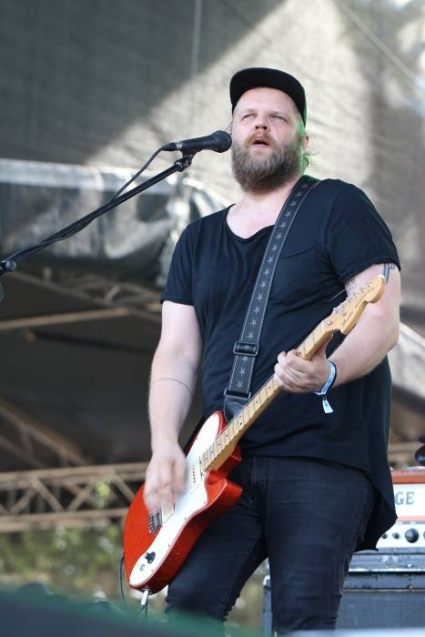 Festival Rock for People se v první den těšil slunečnému počasí, hráli Enter Shikari nebo The Kooks