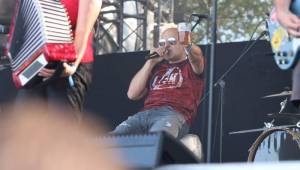 Festival Rock for People se v první den těšil slunečnému počasí, hráli Enter Shikari nebo The Kooks