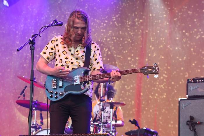 Festival Rock for People se v první den těšil slunečnému počasí, hráli Enter Shikari nebo The Kooks