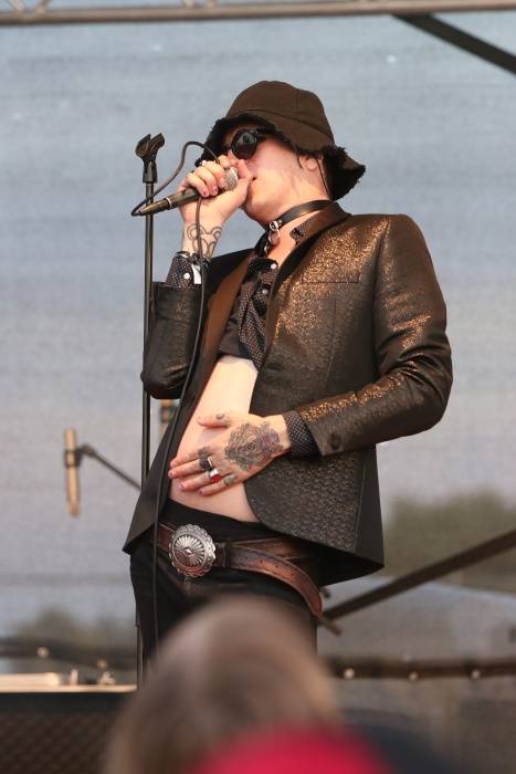 Festival Rock for People se v první den těšil slunečnému počasí, hráli Enter Shikari nebo The Kooks