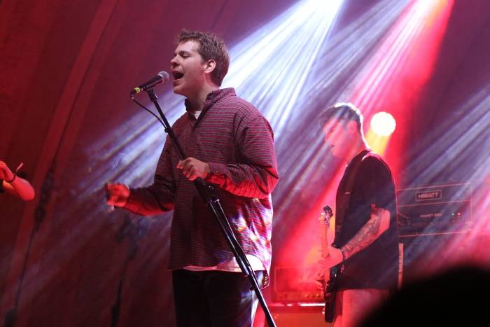 Festival Rock for People se v první den těšil slunečnému počasí, hráli Enter Shikari nebo The Kooks