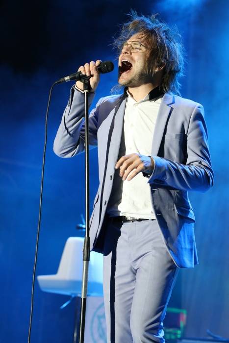 Festival Rock for People se v první den těšil slunečnému počasí, hráli Enter Shikari nebo The Kooks