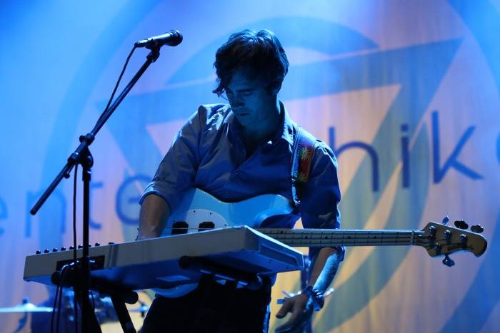 Festival Rock for People se v první den těšil slunečnému počasí, hráli Enter Shikari nebo The Kooks