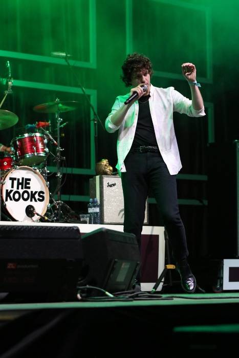 Festival Rock for People se v první den těšil slunečnému počasí, hráli Enter Shikari nebo The Kooks