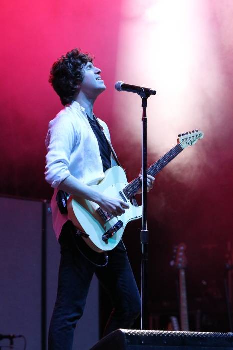 Festival Rock for People se v první den těšil slunečnému počasí, hráli Enter Shikari nebo The Kooks