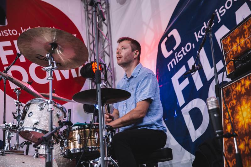 V Karlových Varech zahráli No Name i minus123minut v čele se Zdeňkem Bínou 