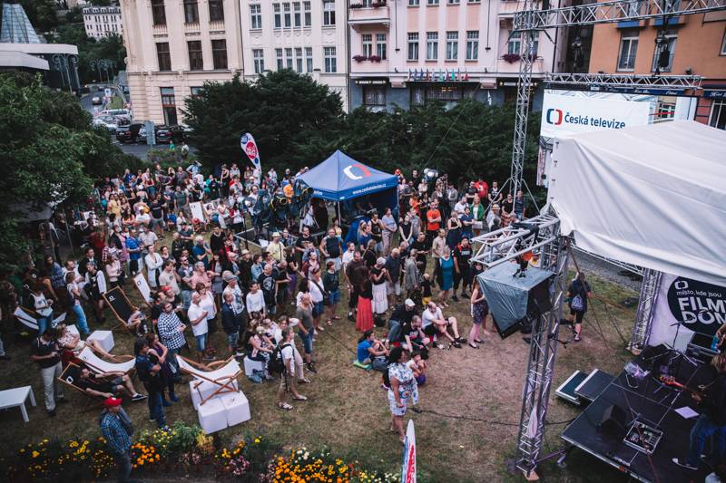 V Karlových Varech zahráli No Name i minus123minut v čele se Zdeňkem Bínou 