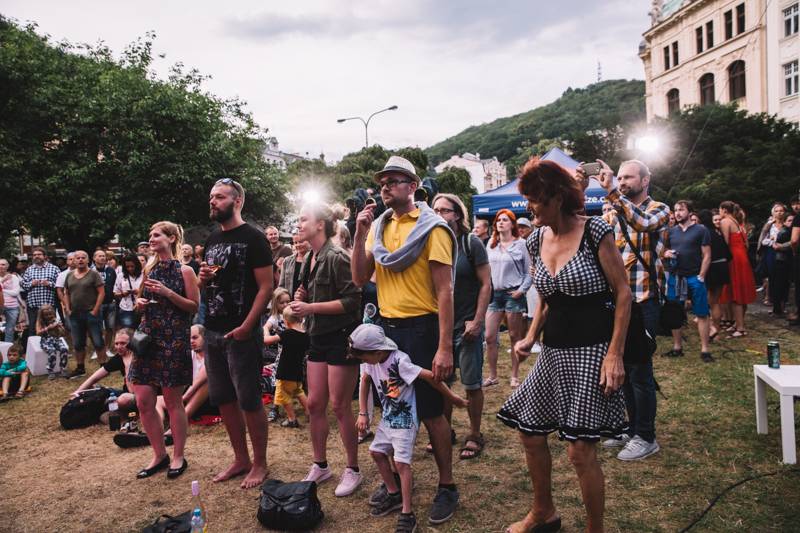 V Karlových Varech zahráli No Name i minus123minut v čele se Zdeňkem Bínou 