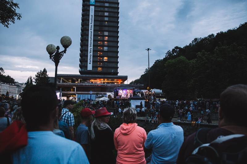 V Karlových Varech zahráli No Name i minus123minut v čele se Zdeňkem Bínou 