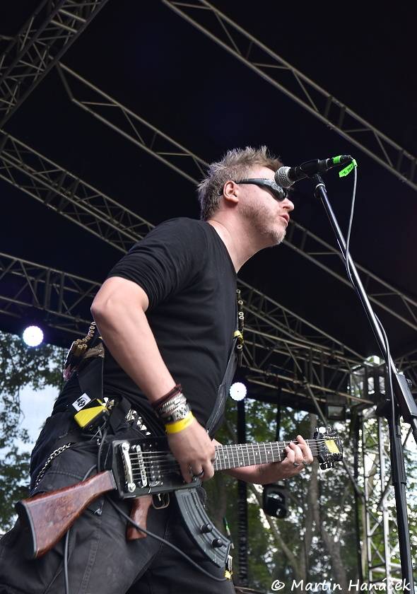 Rock For JK Manětín: O pořádný kotel se postarali Krucipüsk, Alkehol, Trautenberk a další