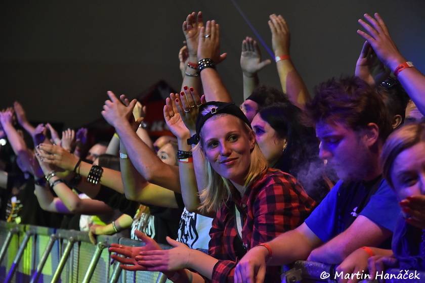 Rock For JK Manětín: O pořádný kotel se postarali Krucipüsk, Alkehol, Trautenberk a další