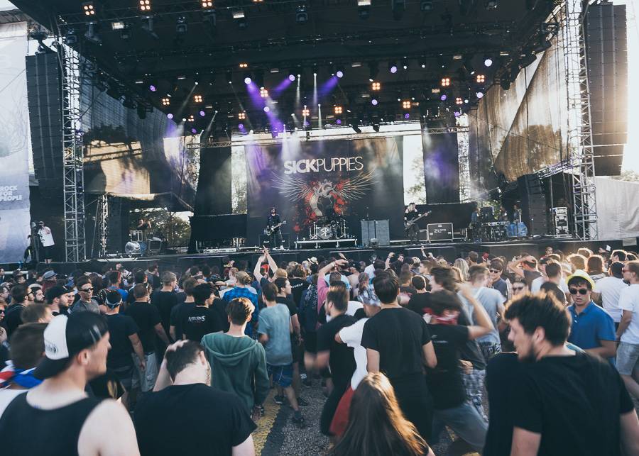 Rock for People zakončili výteční Skillet a dánští Volbeat