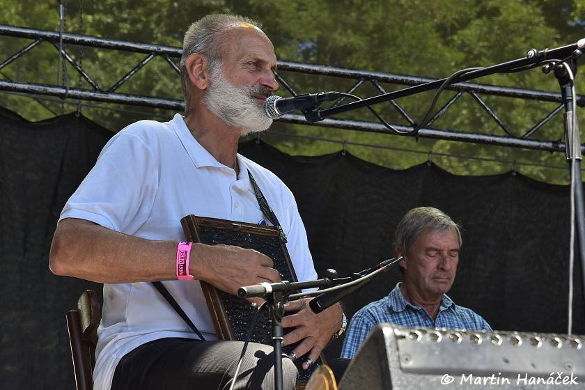 Pekelný ostrov Holýšov: Pod kotlem přikládali Uriah Heep, Alkehol, Chinaski nebo Horkýže slíže