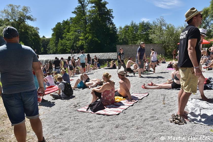 Pekelný ostrov Holýšov: Pod kotlem přikládali Uriah Heep, Alkehol, Chinaski nebo Horkýže slíže