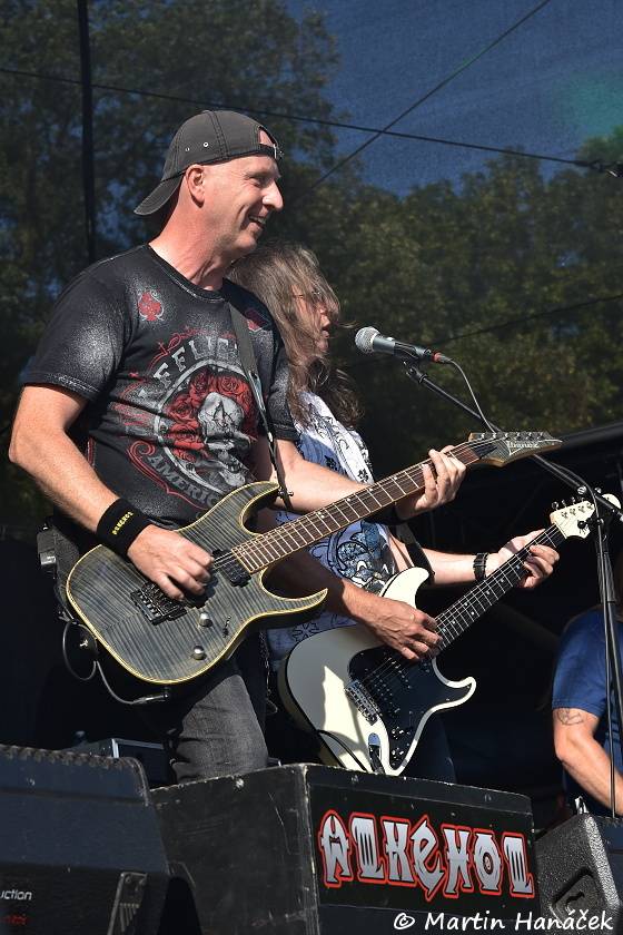 Pekelný ostrov Holýšov: Pod kotlem přikládali Uriah Heep, Alkehol, Chinaski nebo Horkýže slíže