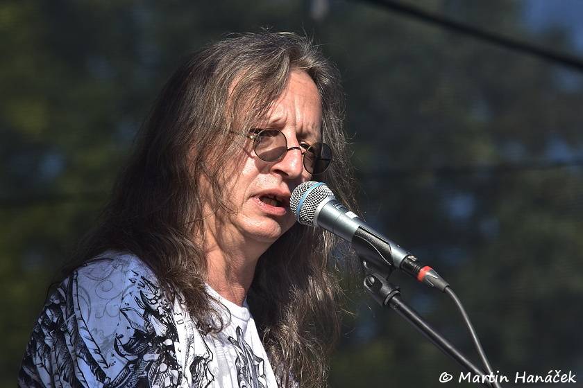 Pekelný ostrov Holýšov: Pod kotlem přikládali Uriah Heep, Alkehol, Chinaski nebo Horkýže slíže