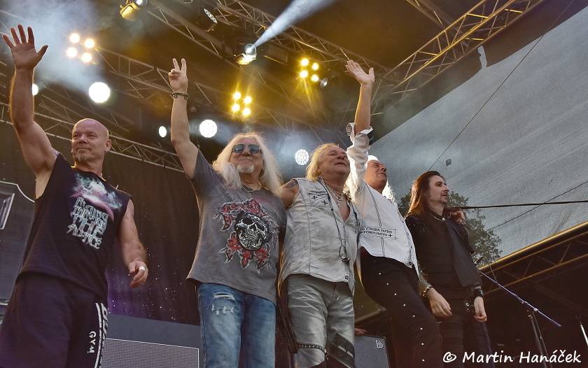 Pekelný ostrov Holýšov: Pod kotlem přikládali Uriah Heep, Alkehol, Chinaski nebo Horkýže slíže