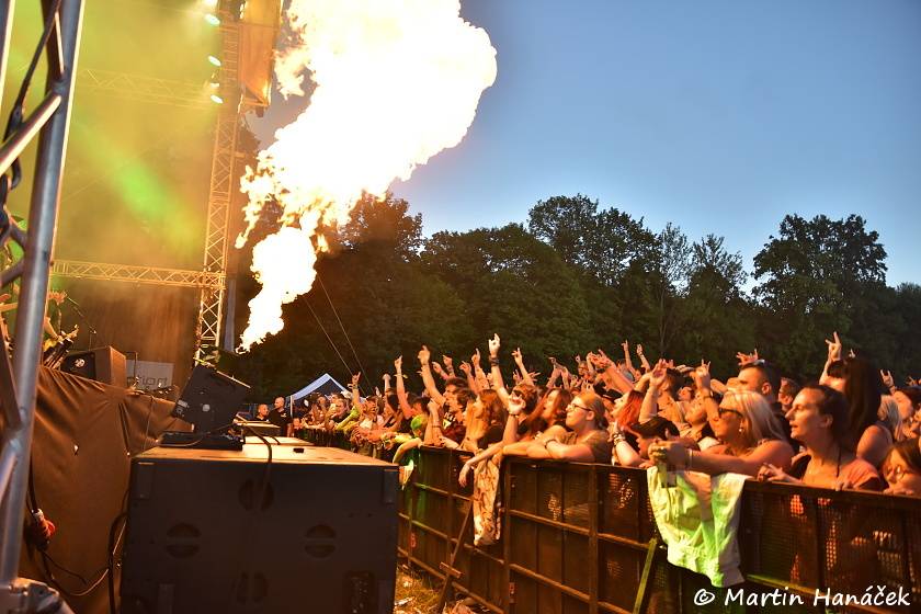 Pekelný ostrov Holýšov: Pod kotlem přikládali Uriah Heep, Alkehol, Chinaski nebo Horkýže slíže