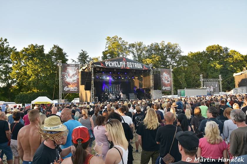 Pekelný ostrov Holýšov: Pod kotlem přikládali Uriah Heep, Alkehol, Chinaski nebo Horkýže slíže