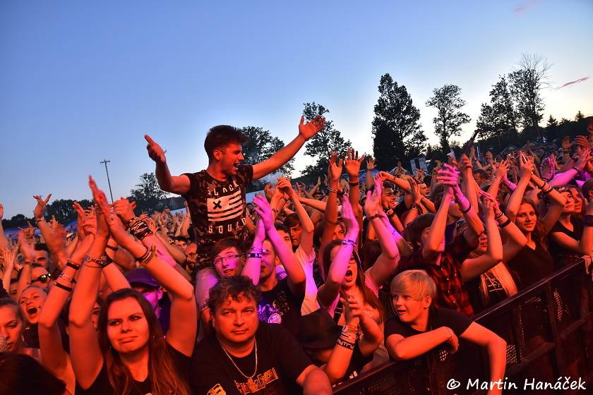 Pekelný ostrov Holýšov: Pod kotlem přikládali Uriah Heep, Alkehol, Chinaski nebo Horkýže slíže