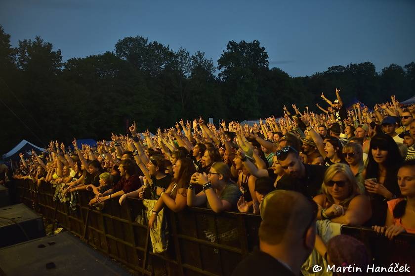 Pekelný ostrov Holýšov: Pod kotlem přikládali Uriah Heep, Alkehol, Chinaski nebo Horkýže slíže