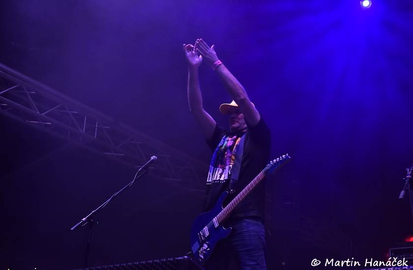 Pekelný ostrov Holýšov: Pod kotlem přikládali Uriah Heep, Alkehol, Chinaski nebo Horkýže slíže