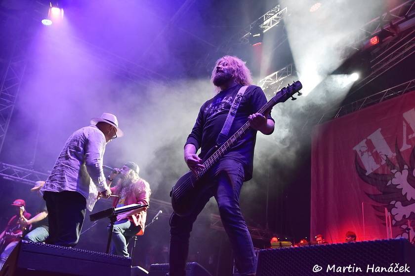 Pekelný ostrov Holýšov: Pod kotlem přikládali Uriah Heep, Alkehol, Chinaski nebo Horkýže slíže