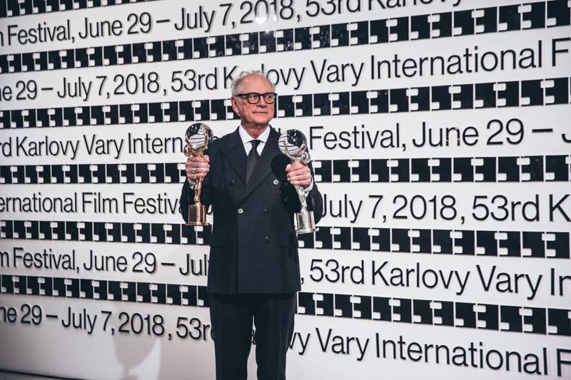 Závěr MFF Karlovy Vary: Hráli a zpívali Tomáš Klus a Richard Müller, ceny získali Jaromír Hanzlík i Robert Pattinson
