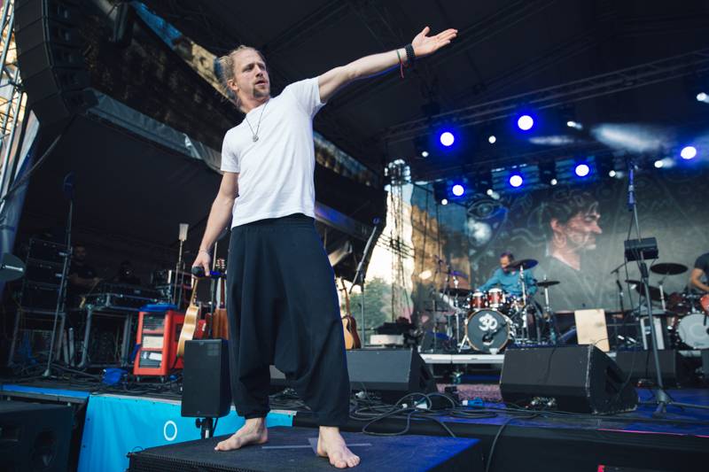 Závěr MFF Karlovy Vary: Hráli a zpívali Tomáš Klus a Richard Müller, ceny získali Jaromír Hanzlík i Robert Pattinson