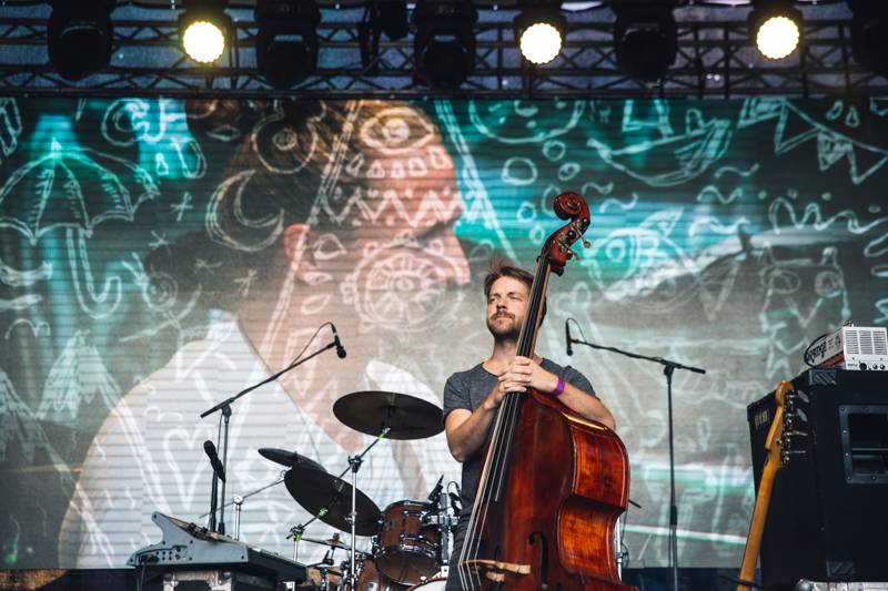 Závěr MFF Karlovy Vary: Hráli a zpívali Tomáš Klus a Richard Müller, ceny získali Jaromír Hanzlík i Robert Pattinson