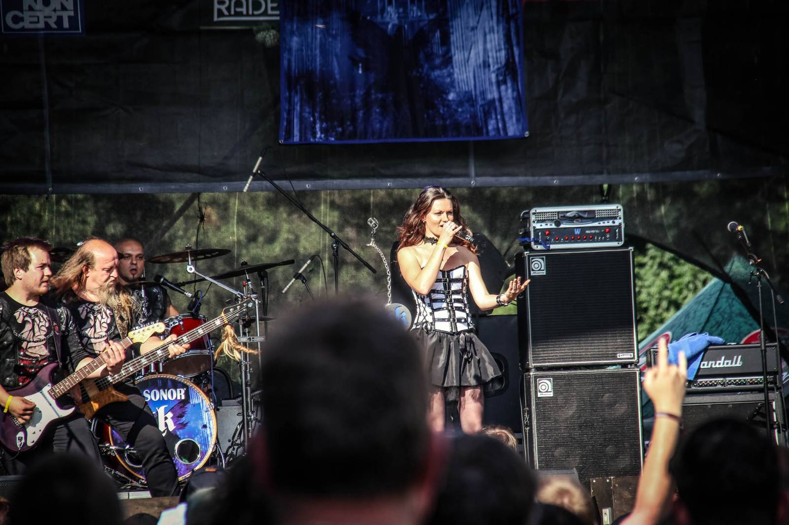 Druhý den Masters Of Rock si podmanila speciální sestava Helloween, metalisty bavili i Arch Enemy nebo Turisas