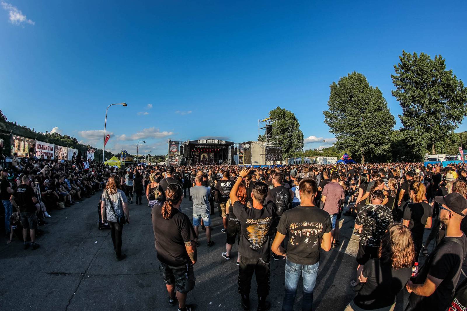 Druhý den Masters Of Rock si podmanila speciální sestava Helloween, metalisty bavili i Arch Enemy nebo Turisas