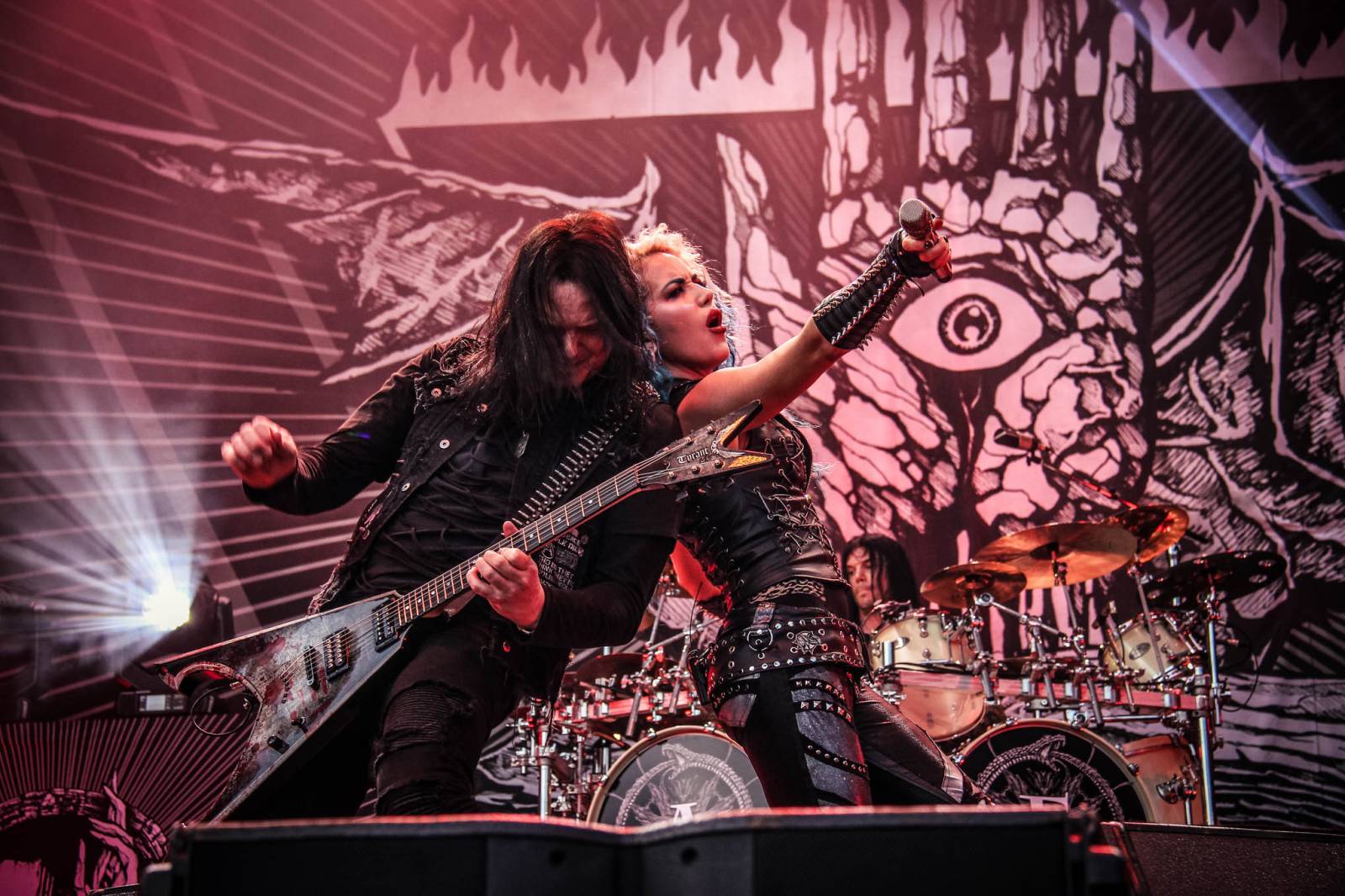 Druhý den Masters Of Rock si podmanila speciální sestava Helloween, metalisty bavili i Arch Enemy nebo Turisas