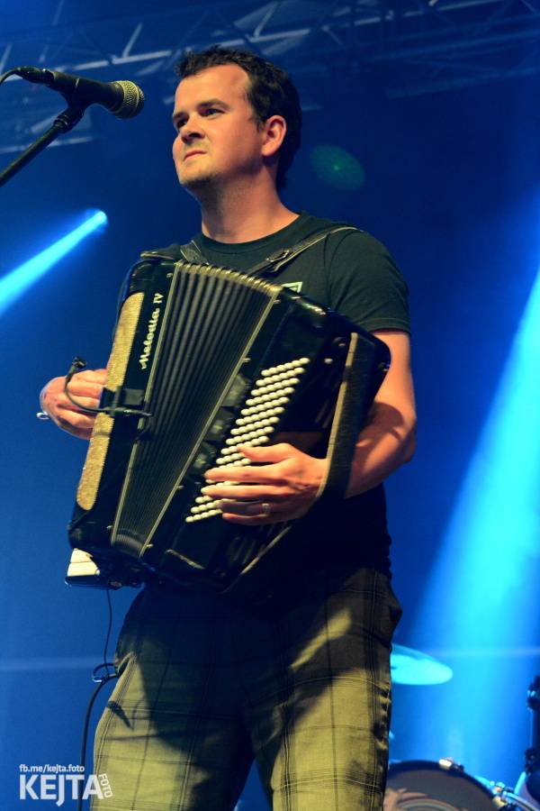 První den Mighty Sounds: V Táboře to rozbalili Zebrahead, Fast Food Orchestra nebo Queens Of Everything