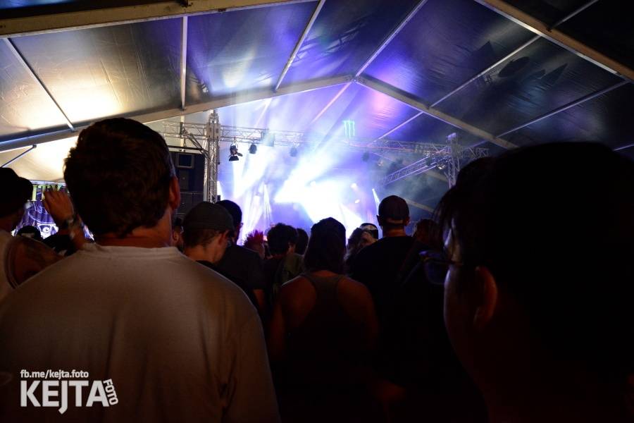 První den Mighty Sounds: V Táboře to rozbalili Zebrahead, Fast Food Orchestra nebo Queens Of Everything