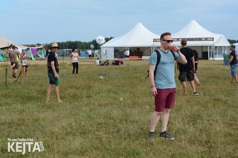 První den Mighty Sounds: V Táboře to rozbalili Zebrahead, Fast Food Orchestra nebo Queens Of Everything