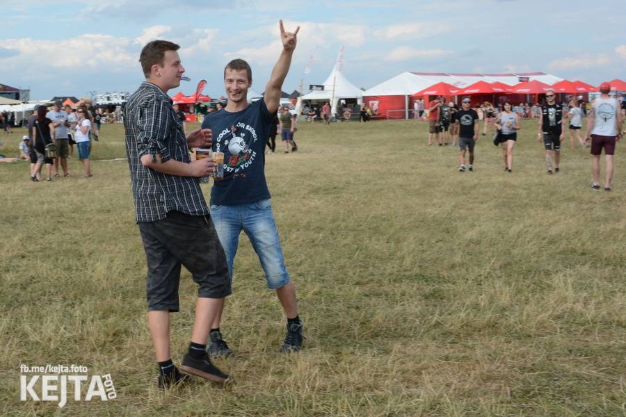 První den Mighty Sounds: V Táboře to rozbalili Zebrahead, Fast Food Orchestra nebo Queens Of Everything