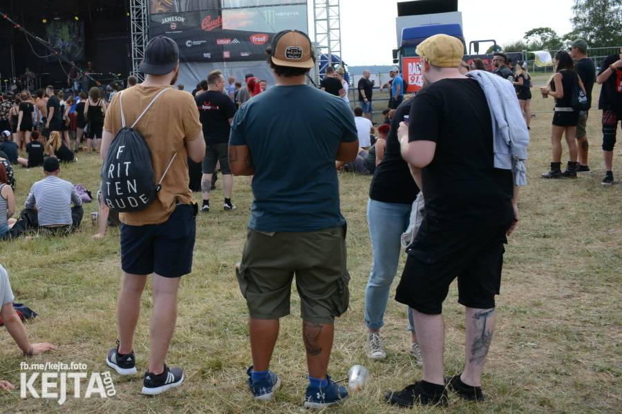 První den Mighty Sounds: V Táboře to rozbalili Zebrahead, Fast Food Orchestra nebo Queens Of Everything