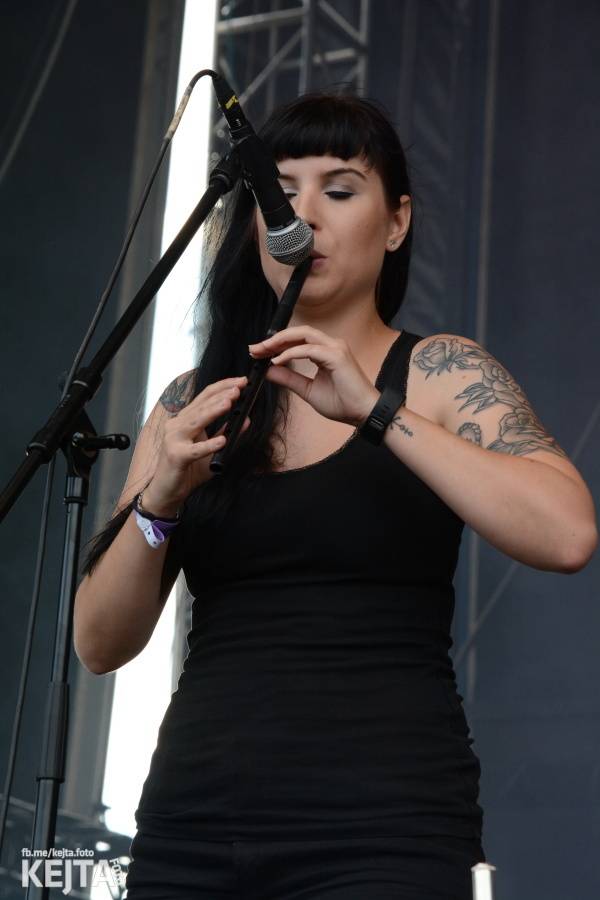 První den Mighty Sounds: V Táboře to rozbalili Zebrahead, Fast Food Orchestra nebo Queens Of Everything