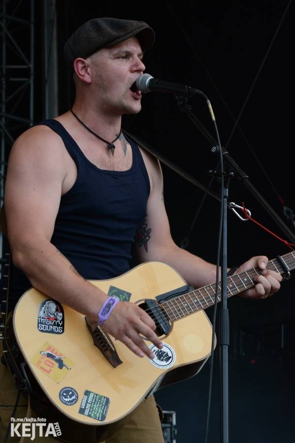 První den Mighty Sounds: V Táboře to rozbalili Zebrahead, Fast Food Orchestra nebo Queens Of Everything