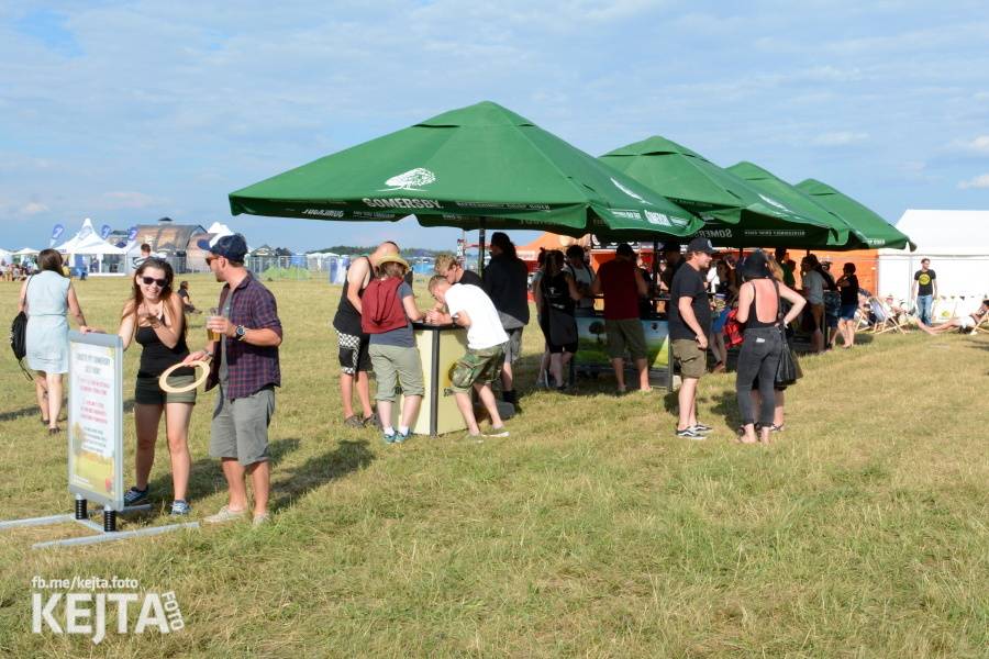 První den Mighty Sounds: V Táboře to rozbalili Zebrahead, Fast Food Orchestra nebo Queens Of Everything