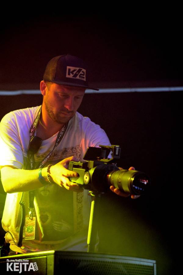 První den Mighty Sounds: V Táboře to rozbalili Zebrahead, Fast Food Orchestra nebo Queens Of Everything