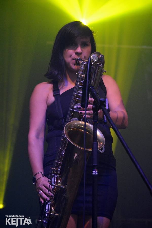 První den Mighty Sounds: V Táboře to rozbalili Zebrahead, Fast Food Orchestra nebo Queens Of Everything