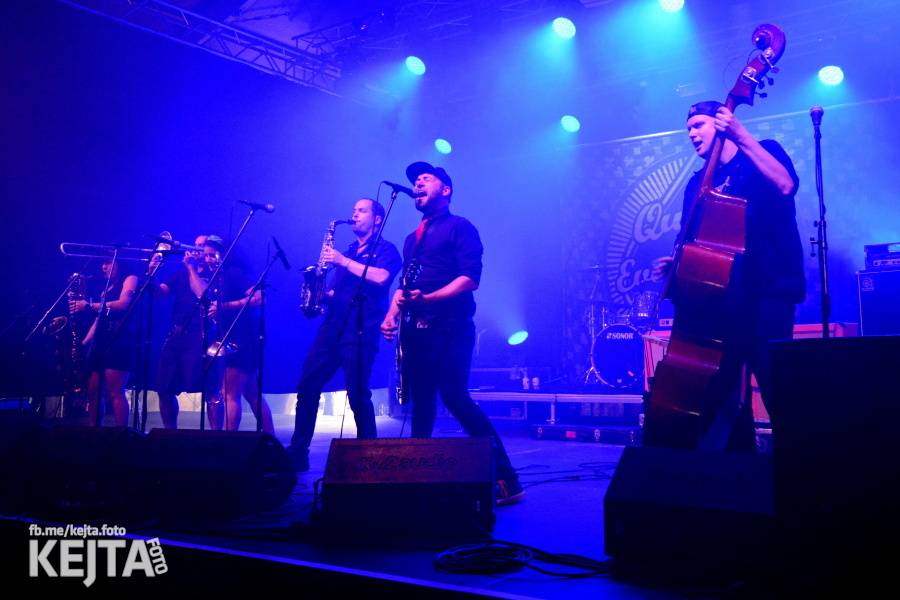 První den Mighty Sounds: V Táboře to rozbalili Zebrahead, Fast Food Orchestra nebo Queens Of Everything