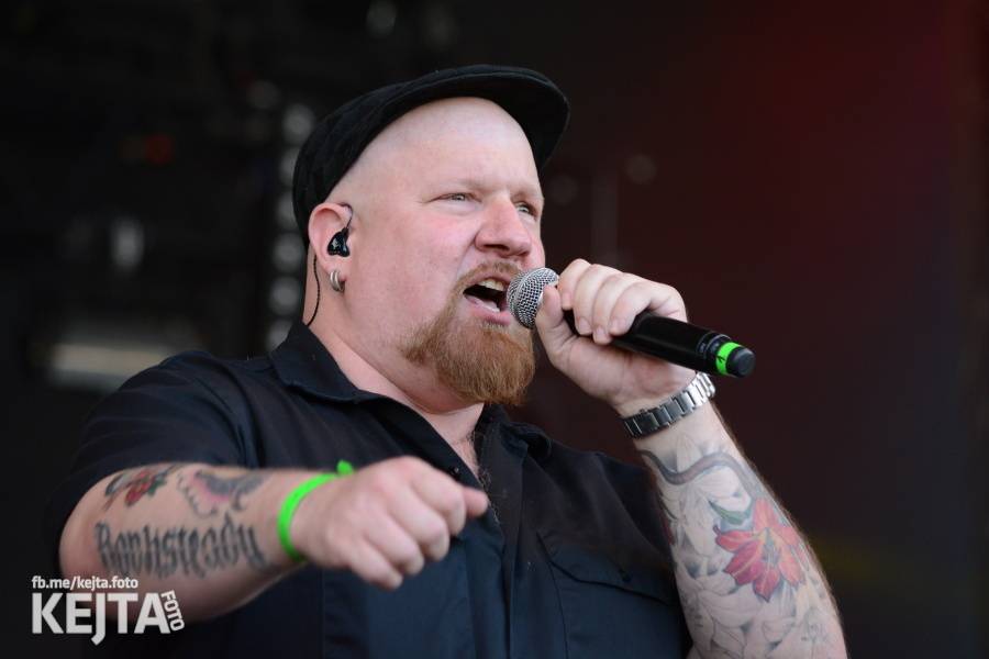 První den Mighty Sounds: V Táboře to rozbalili Zebrahead, Fast Food Orchestra nebo Queens Of Everything