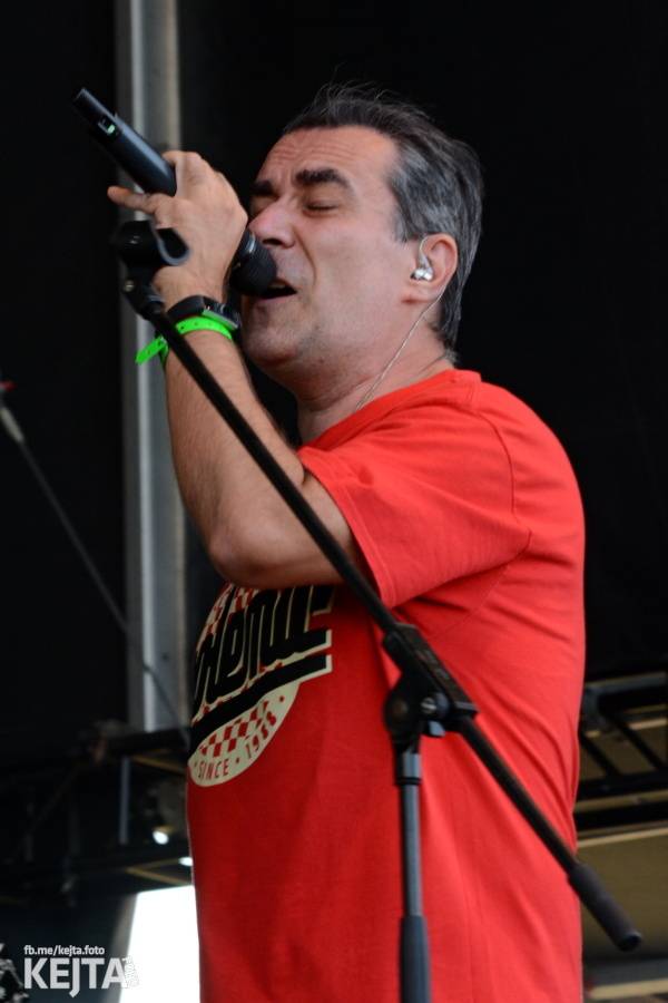 První den Mighty Sounds: V Táboře to rozbalili Zebrahead, Fast Food Orchestra nebo Queens Of Everything