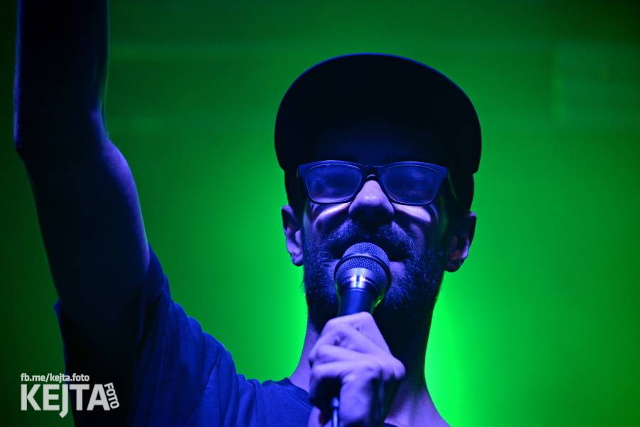 První den Mighty Sounds: V Táboře to rozbalili Zebrahead, Fast Food Orchestra nebo Queens Of Everything