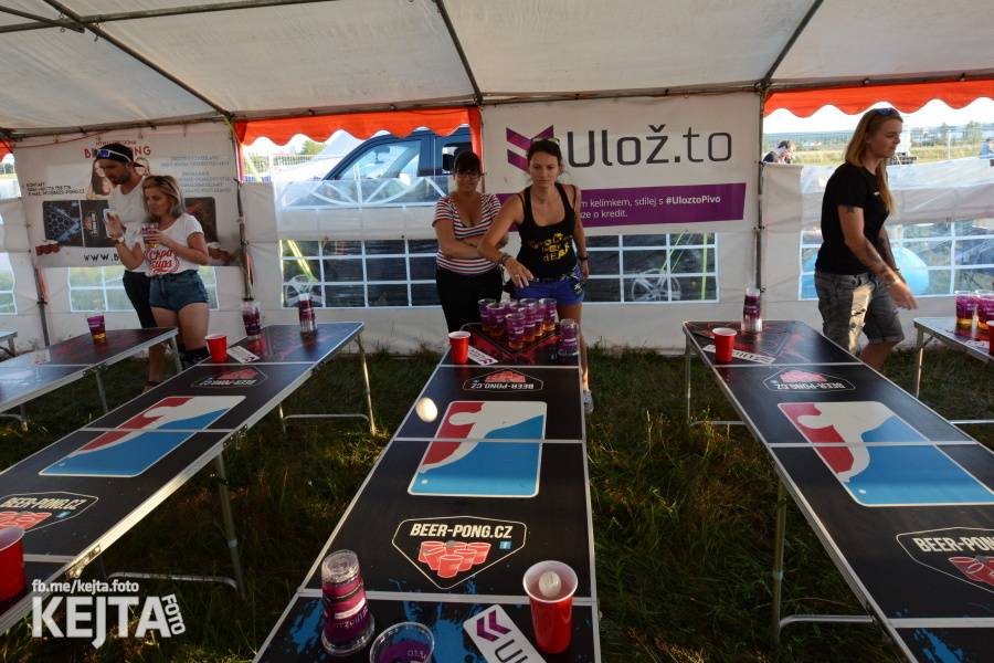 První den Mighty Sounds: V Táboře to rozbalili Zebrahead, Fast Food Orchestra nebo Queens Of Everything